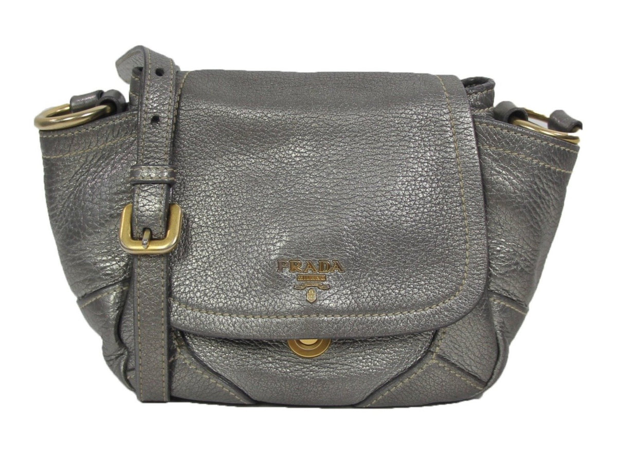 Prada  Vitello Daino Crossbody bag in Acciaio – Baggio Consignment