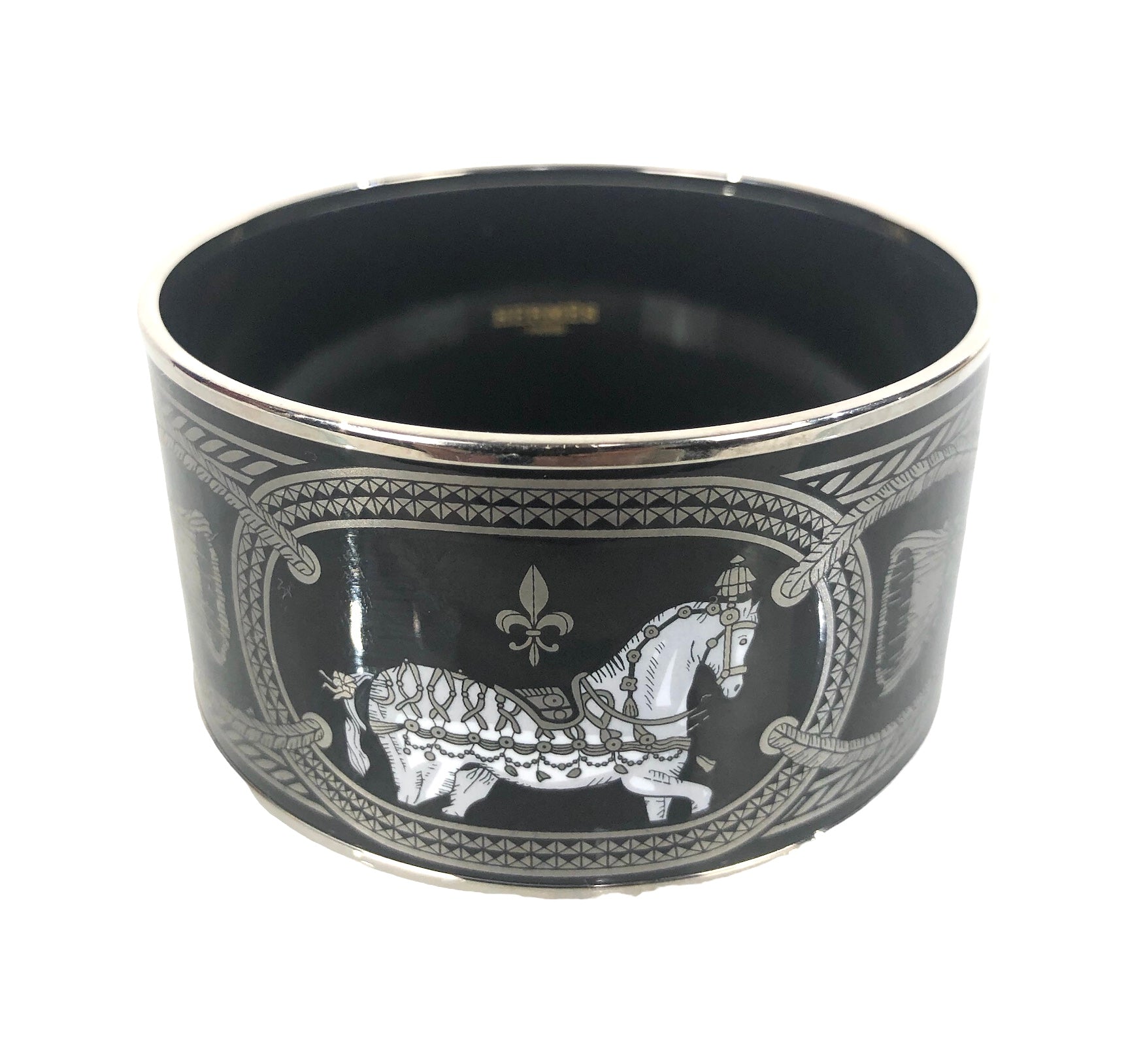 Grand Apparat Extra Wide Bangle Bracelet